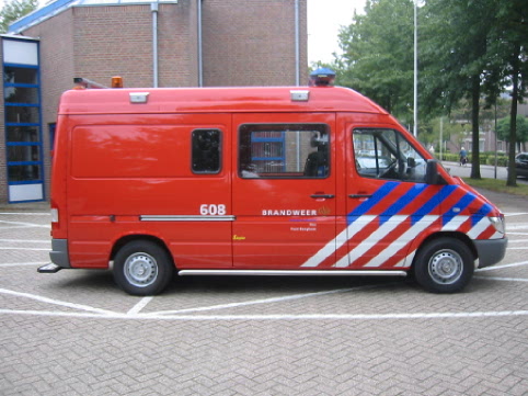 608