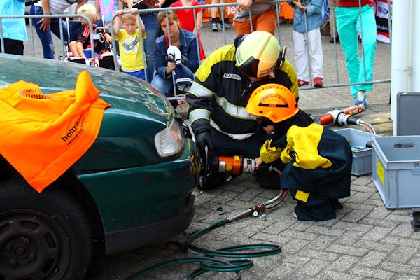 Jonge deelnemer aan het HV-materiaal